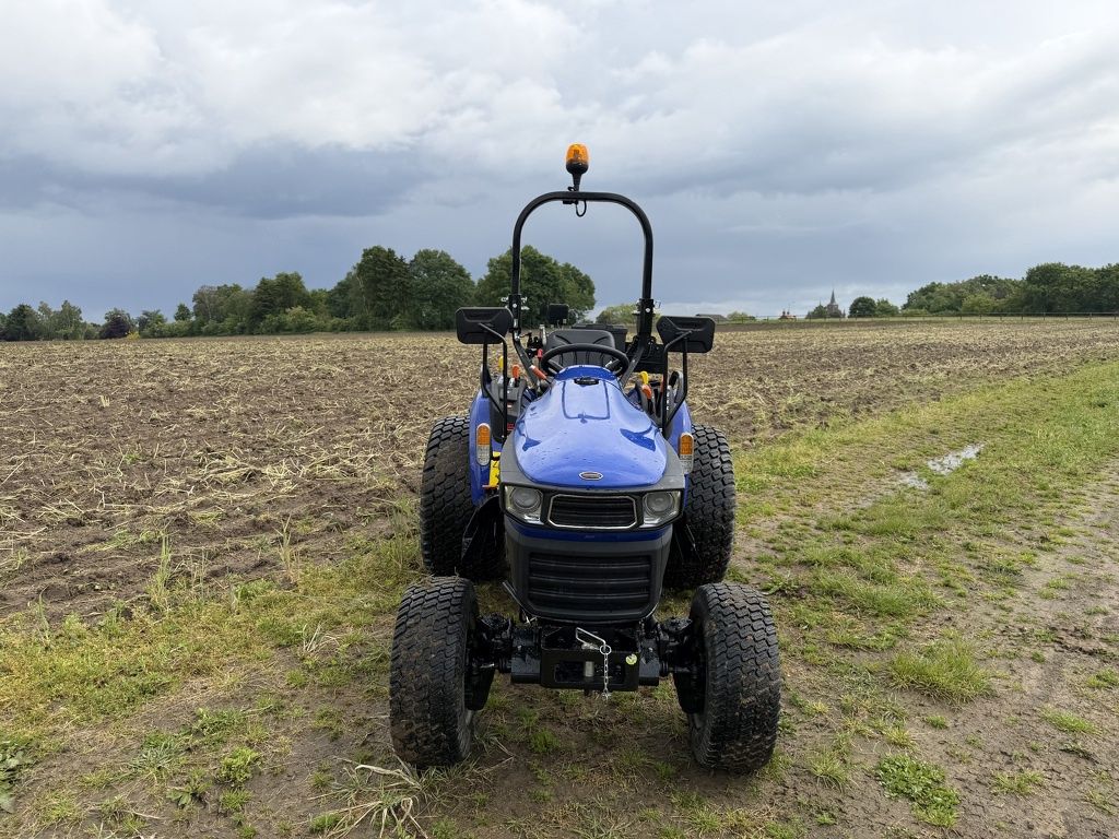Farmtrac FT26 HST minitractor DEMO 2026 38 uur incl grondbak