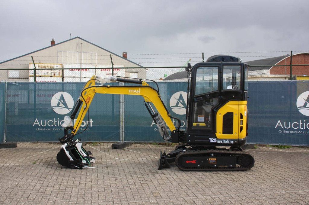 Titan TE25 Diesel Mini Excavator 2025 New