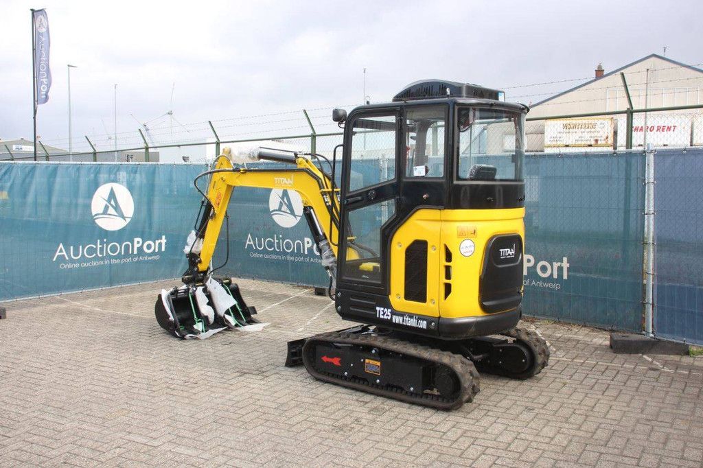 Titan TE25 Diesel Mini Excavator 2025 New
