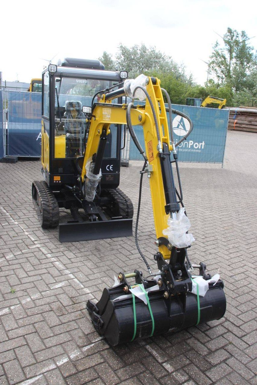 Titan TE25 Diesel Mini Excavator 2025 New