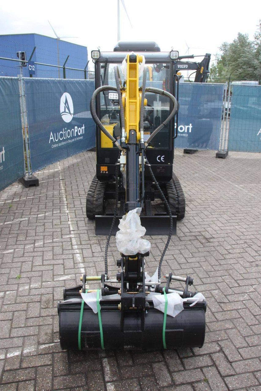 Titan TE25 Diesel Mini Excavator 2025 New