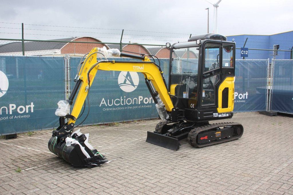 Titan TE25 Diesel Mini Excavator 2025 New