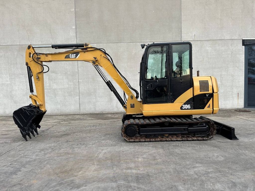 Crawler excavator Caterpillar 306 Diesel 40.5kW 2011
