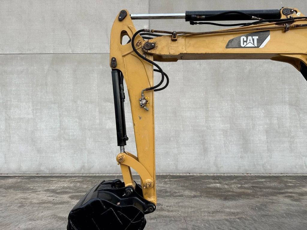 Crawler excavator Caterpillar 306 Diesel 40.5kW 2011