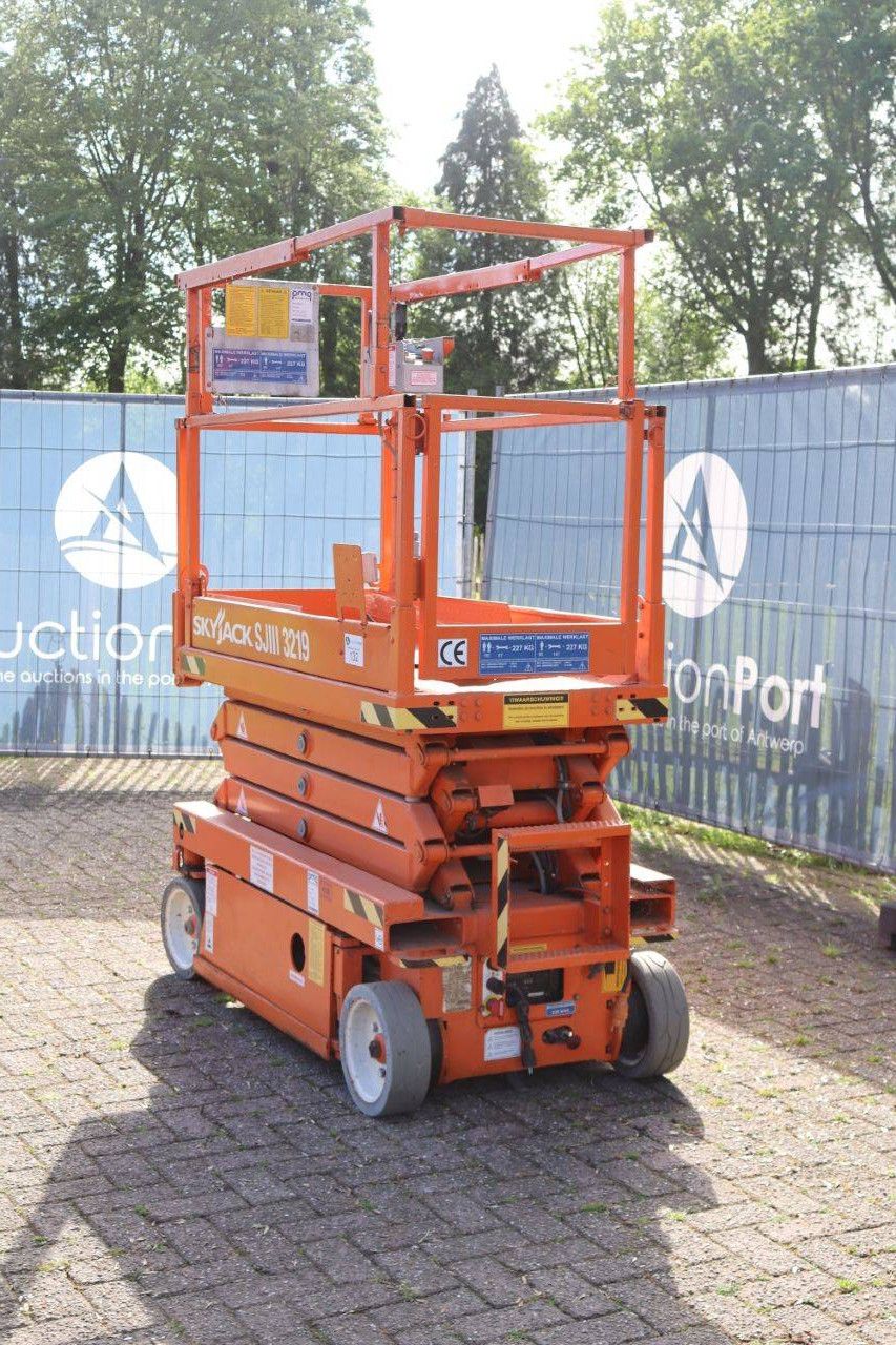 Skyjack SJ3219 Electric Scissor Lift 7.8m 2012