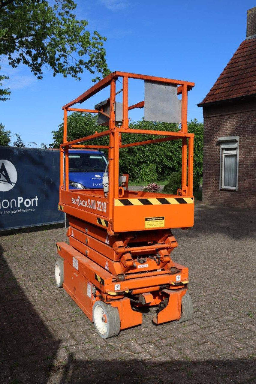 Skyjack SJ3219 Electric Scissor Lift 7.8m 2012