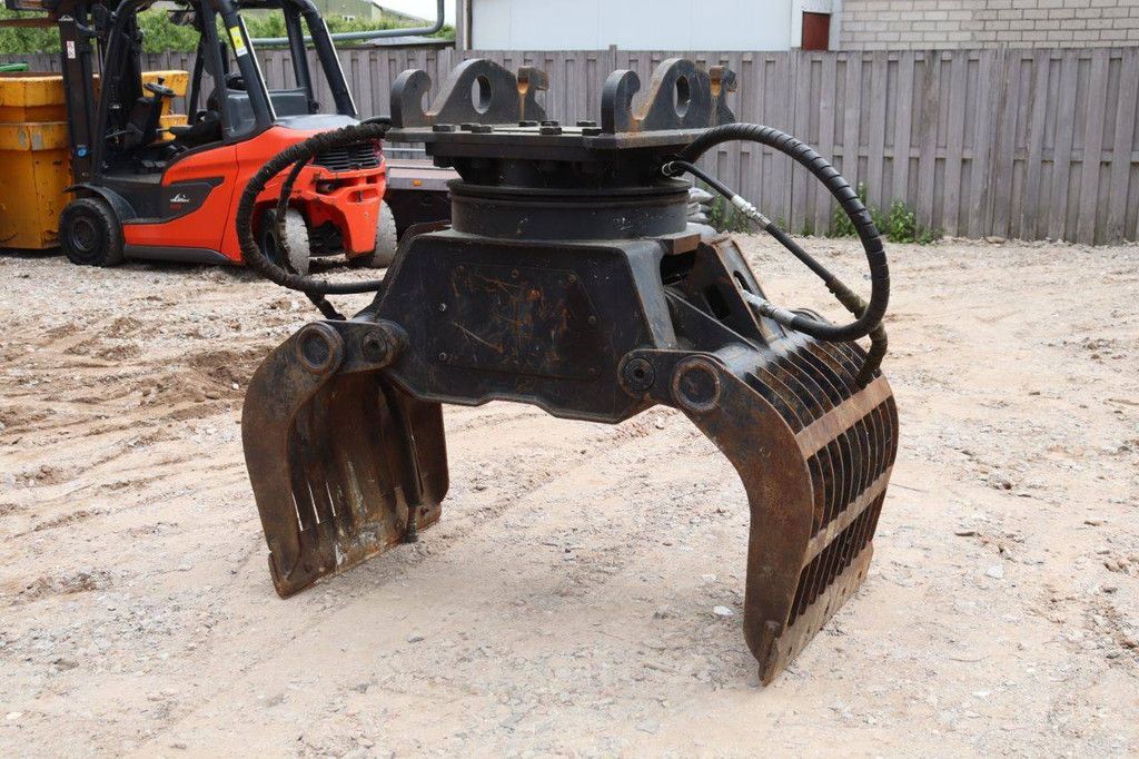 JCB SG 300 2009 Sorting Grab