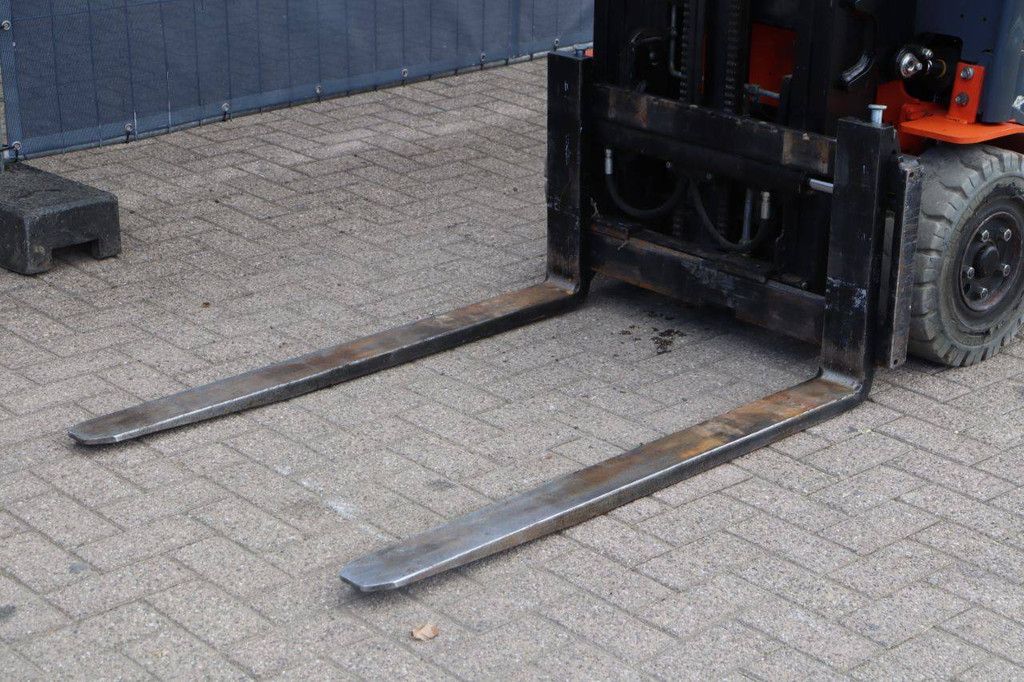 Toyota 8FBET16 Electric Forklift 1600kg 3.3m 2013