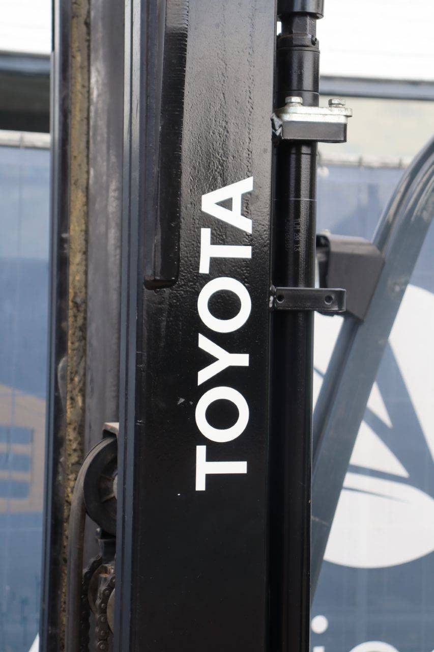 Toyota 8FBET16 Electric Forklift 1600kg 3.3m 2013
