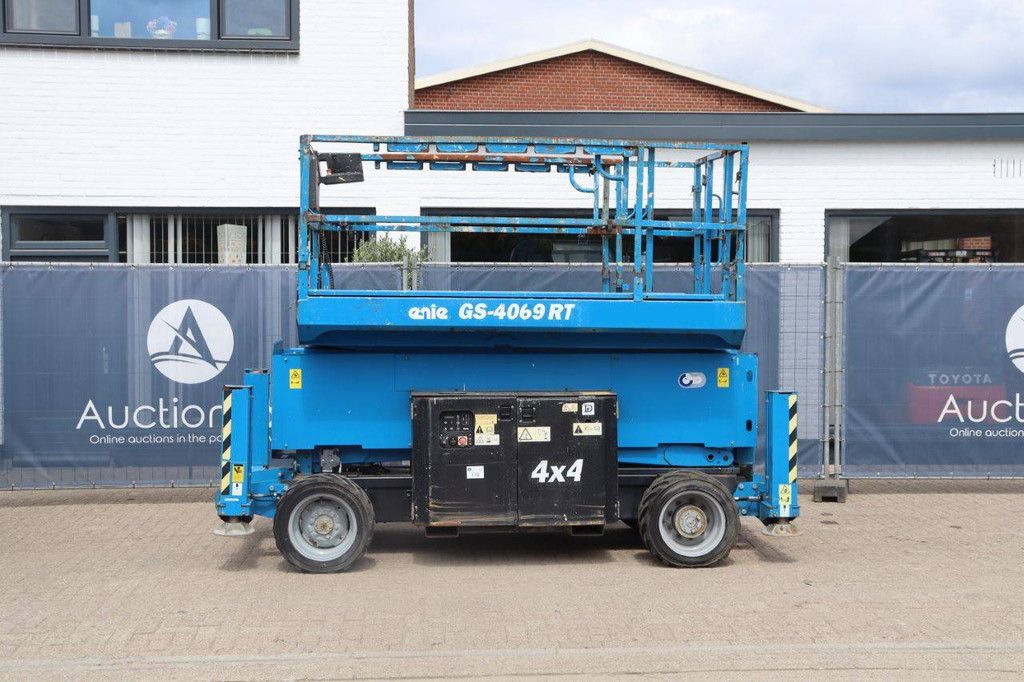 Scissor lift Genie GS-4069 RT Diesel 14.30m 2015