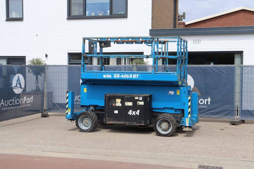 Scissor lift Genie GS-4069 RT Diesel 14.30m 2015