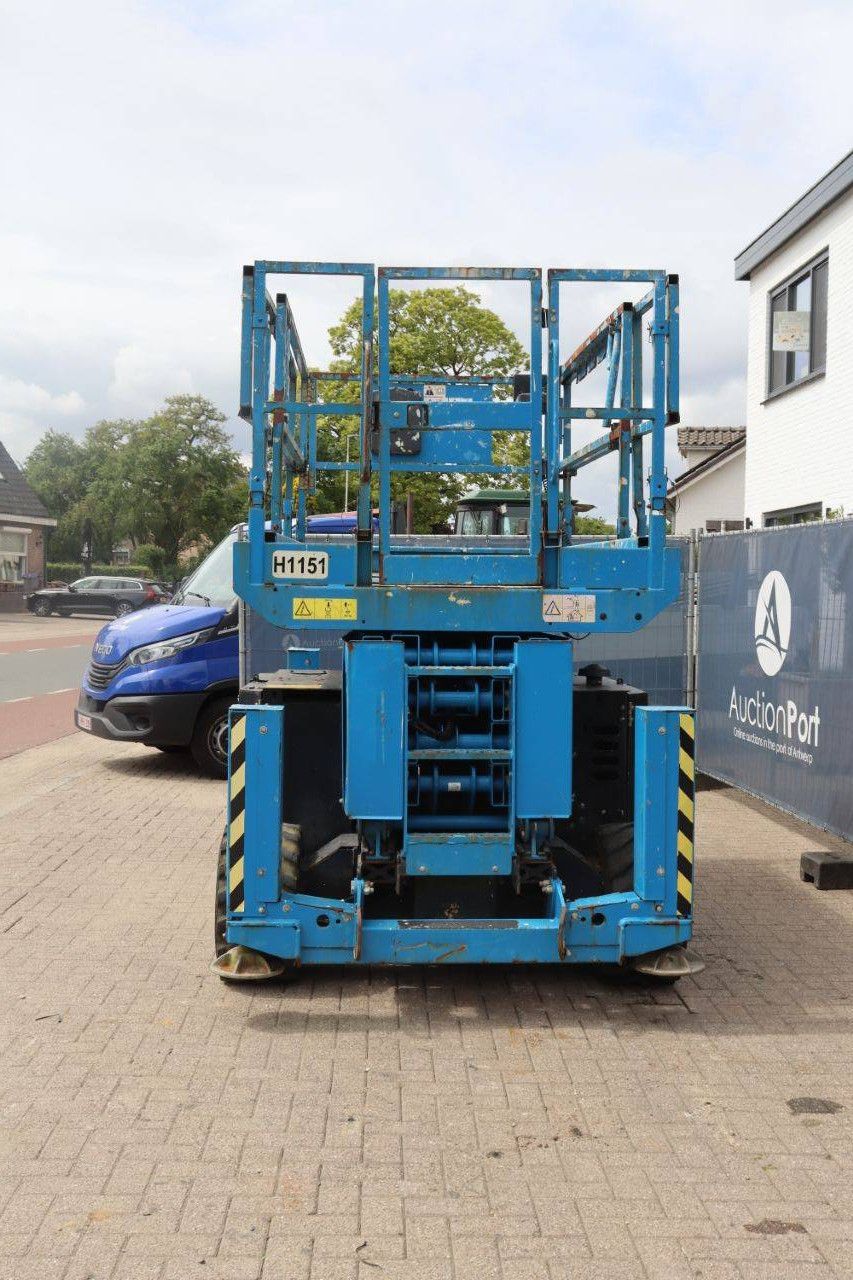 Scissor lift Genie GS-4069 RT Diesel 14.30m 2015