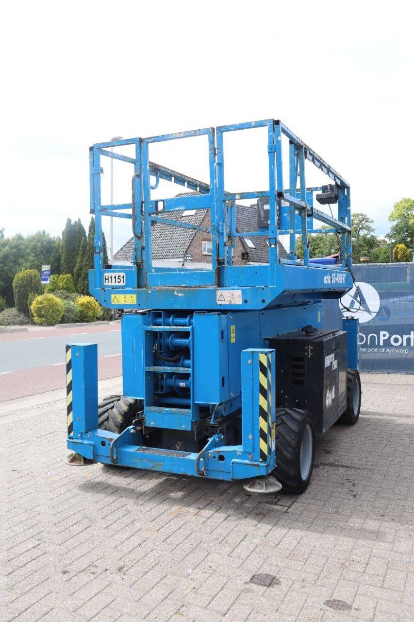 Scissor lift Genie GS-4069 RT Diesel 14.30m 2015