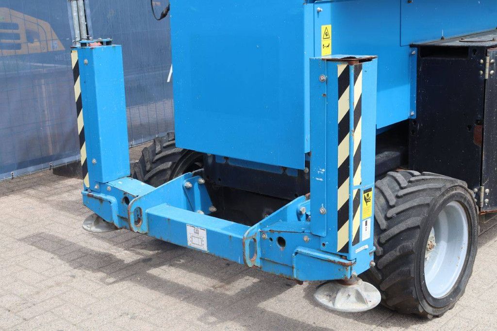 Scissor lift Genie GS-4069 RT Diesel 14.30m 2015