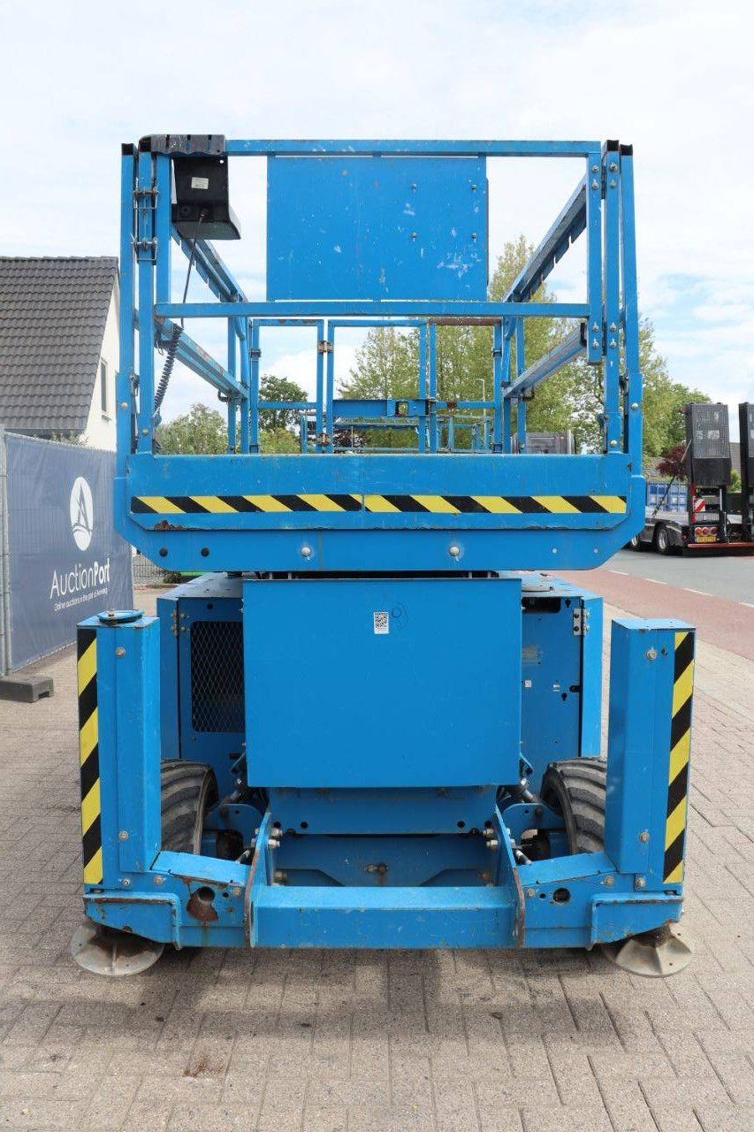 Scherenhebebühne Genie GS2669 RT Diesel 2014 9,7 m