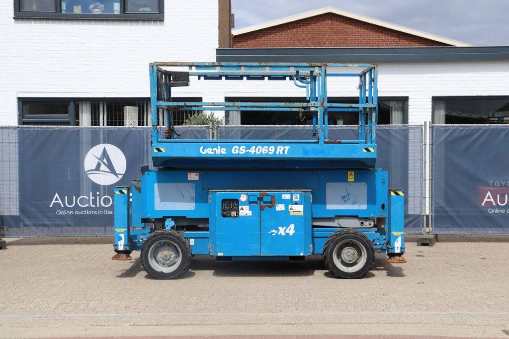 Scissor lift Genie GS-4069 Diesel 14.12m 2012