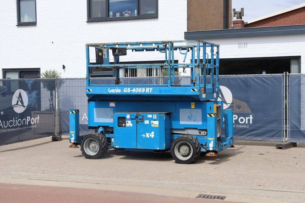Scissor lift Genie GS-4069 Diesel 14.12m 2012