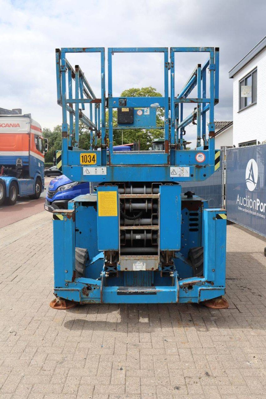 Scissor lift Genie GS-4069 Diesel 14.12m 2012