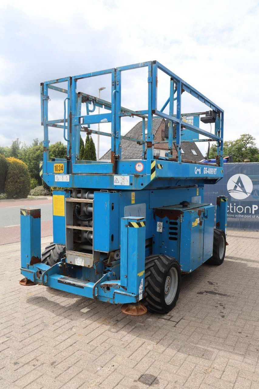 Scissor lift Genie GS-4069 Diesel 14.12m 2012