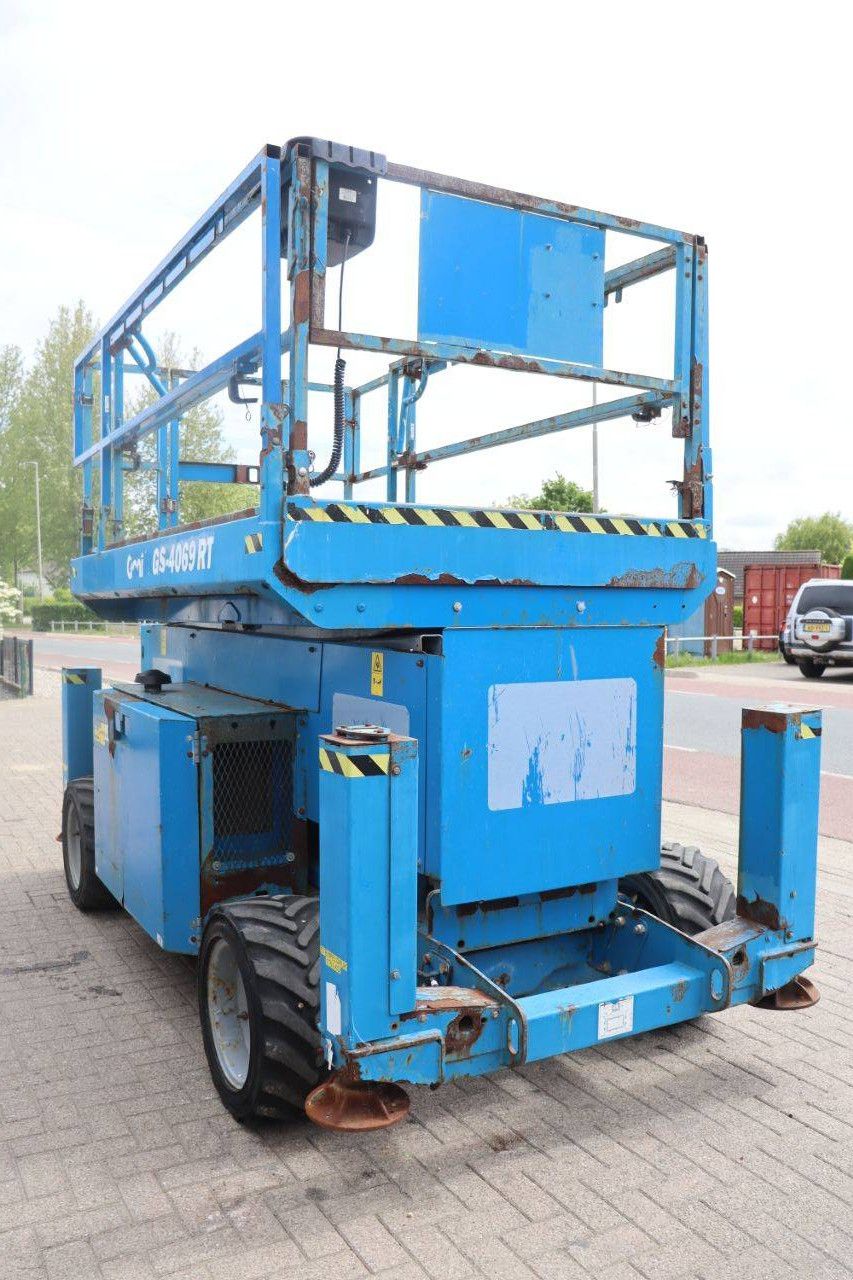 Scissor lift Genie GS-4069 Diesel 14.12m 2012
