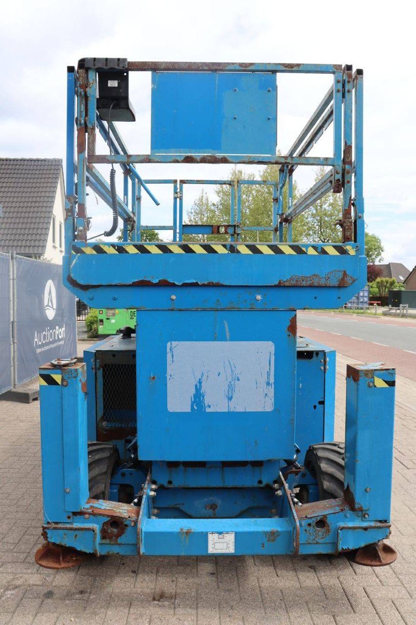 Scissor lift Genie GS-4069 Diesel 14.12m 2012