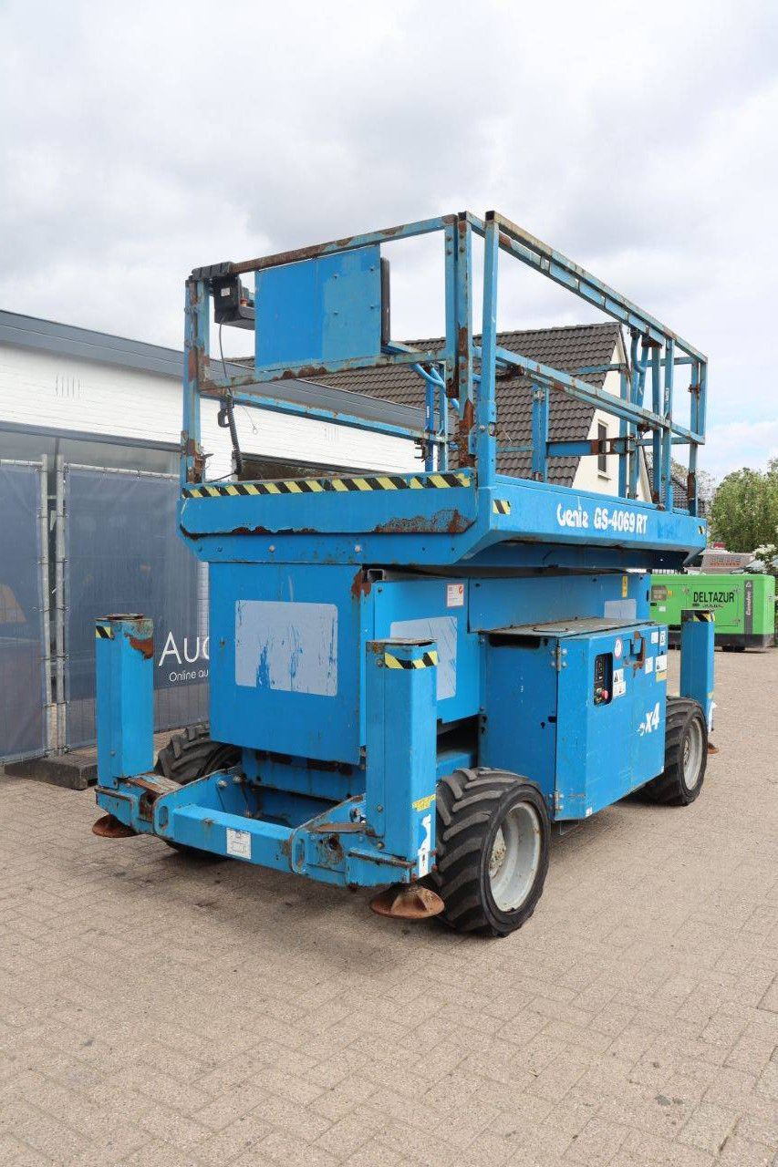 Scissor lift Genie GS-4069 Diesel 14.12m 2012