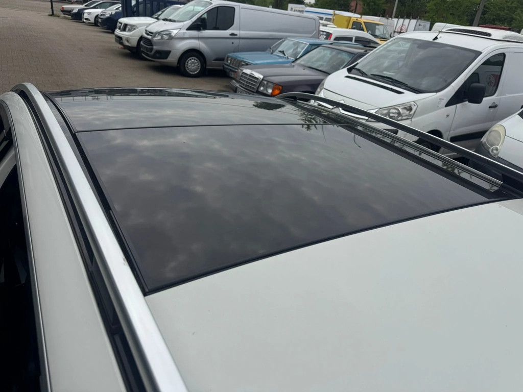 Mercedes-Benz C-klasse **C200-PANO ROOF-BELGIAN CAR**