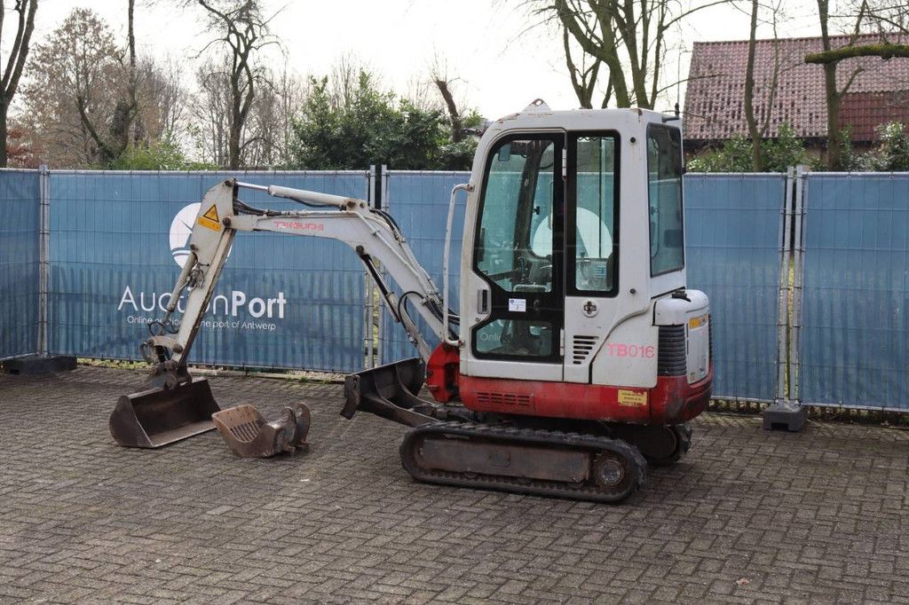 Minigraver Takeuchi TB016 Diesel 9kW 2001