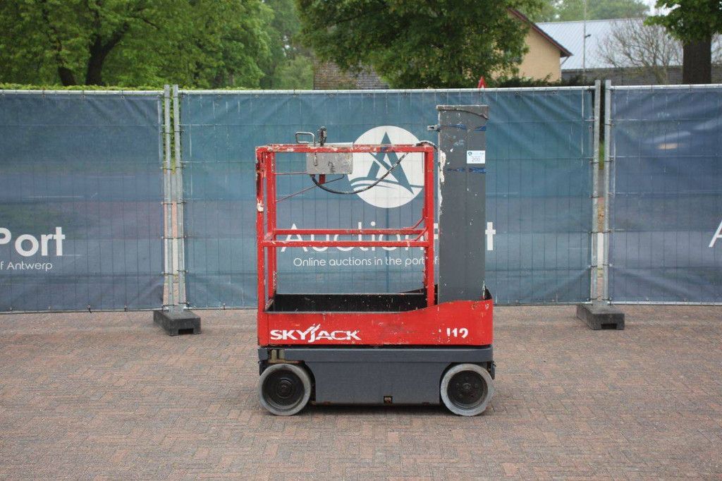 Skyjack SJ12 Elektrischer Mastlift
