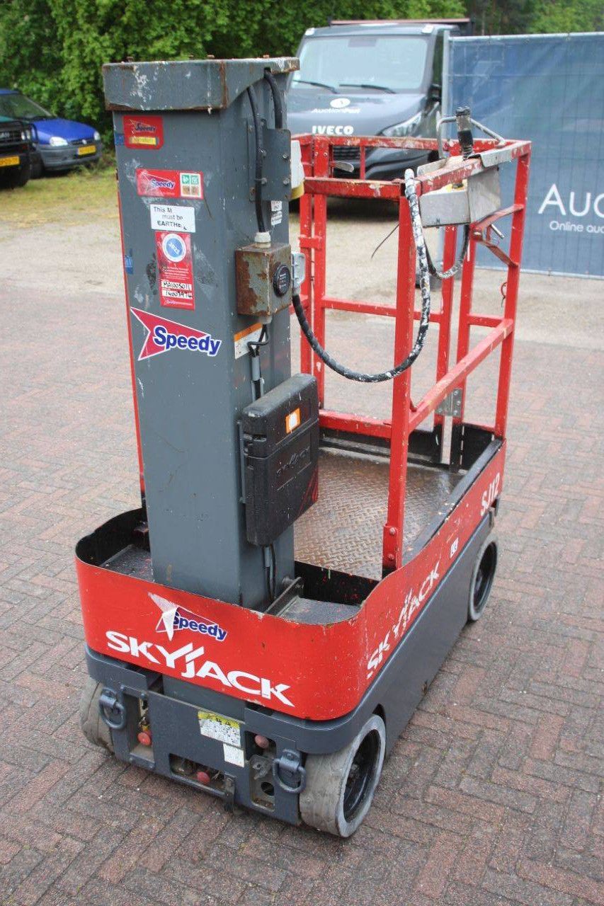 Skyjack SJ12 Elektrischer Mastlift