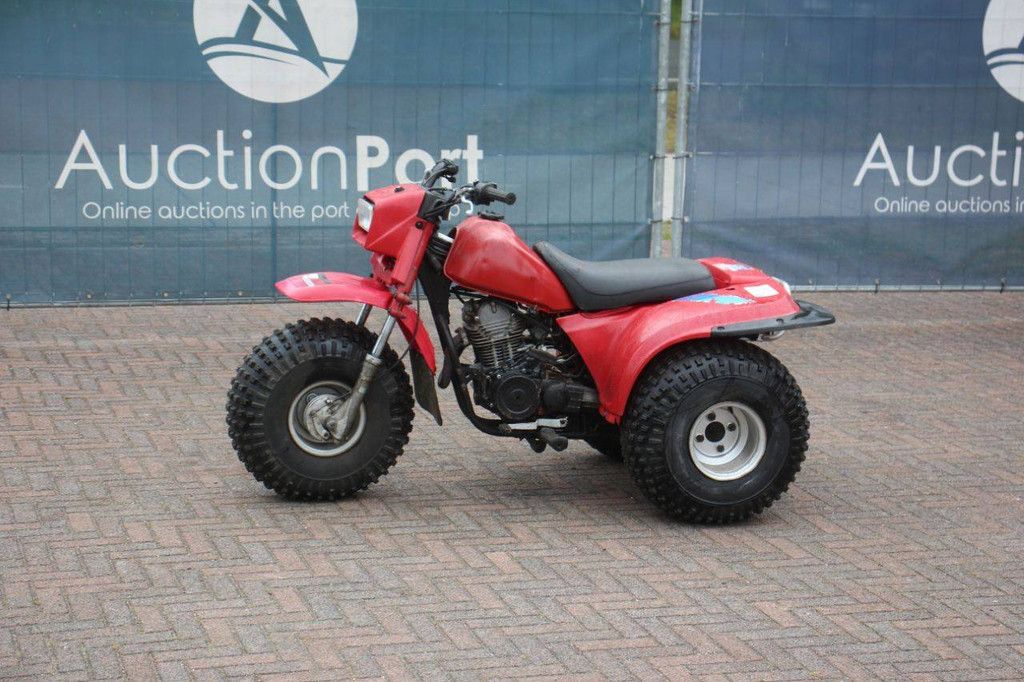 Quad Kawasaki 185 Benzine