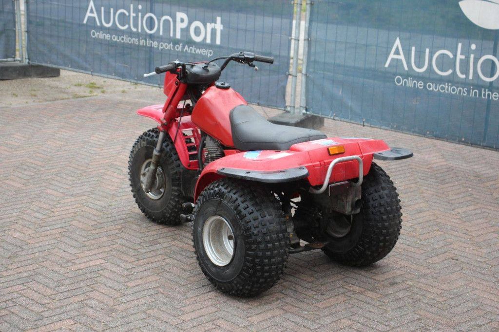 Quad Kawasaki 185 Benzine