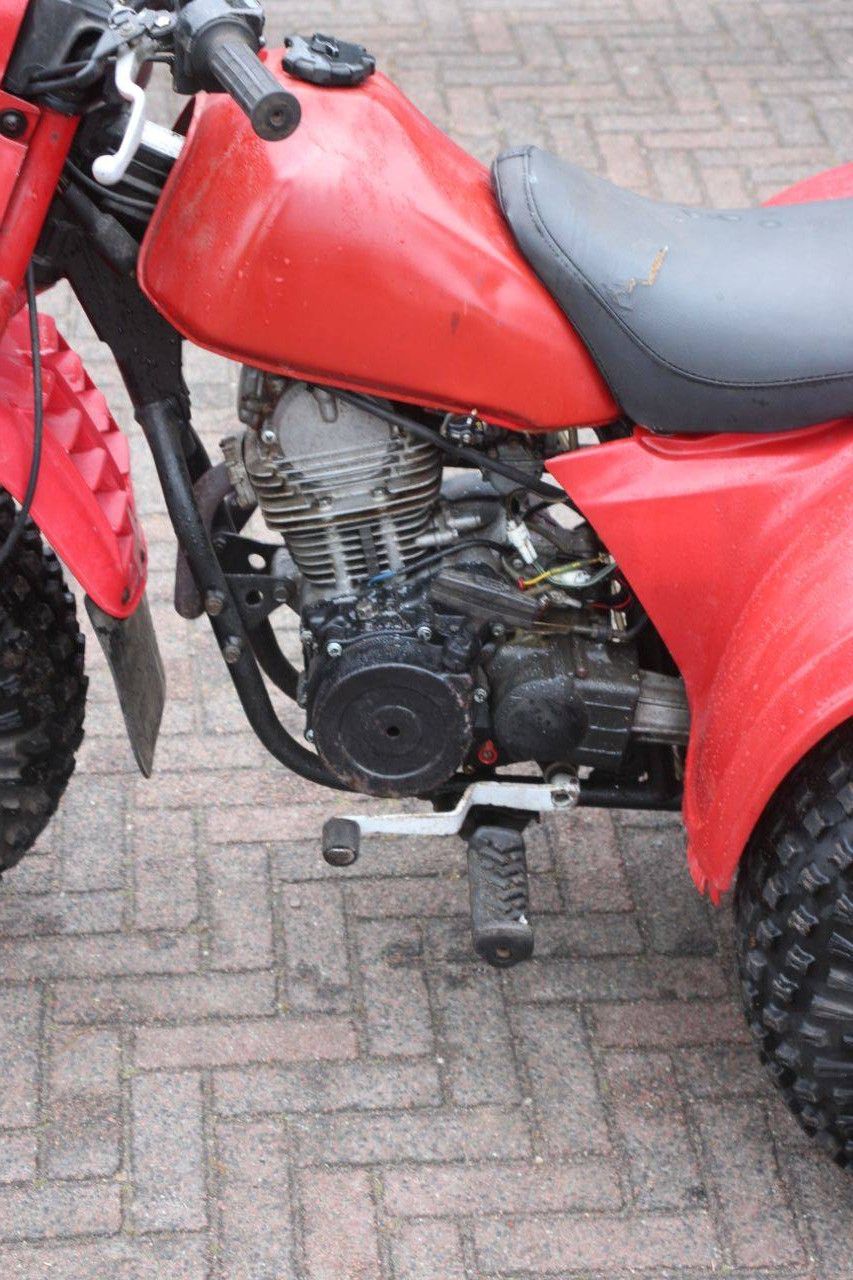 Quad Kawasaki 185 Benzine