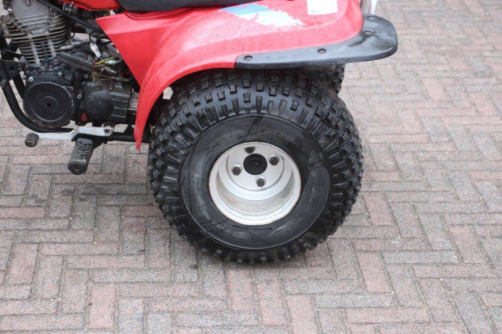 Quad Kawasaki 185 Benzine