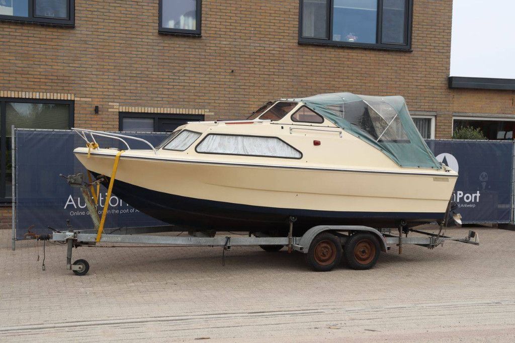 Beekman 580 Orient Benzin-Schnellboot 50 PS mit Trailer (Margin)