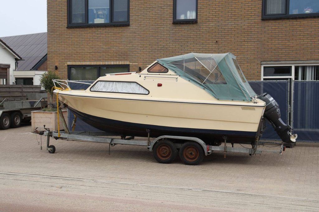 Beekman 580 Orient Benzin-Schnellboot 50 PS mit Trailer (Margin)
