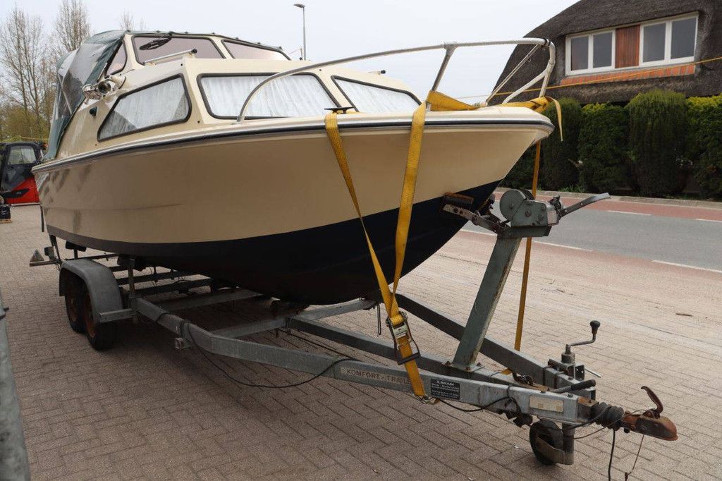 Beekman 580 Orient Benzin-Schnellboot 50 PS mit Trailer (Margin)