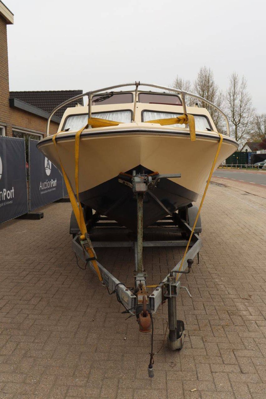 Beekman 580 Orient Benzin-Schnellboot 50 PS mit Trailer (Margin)