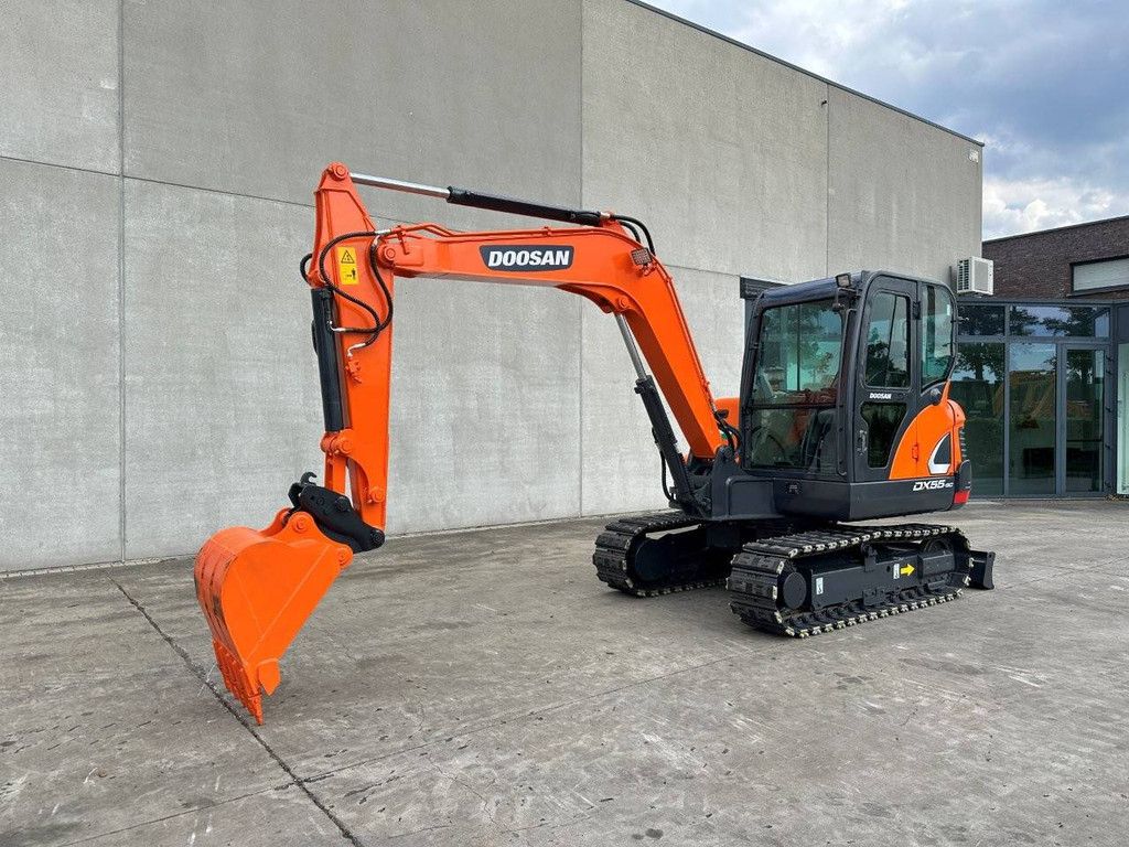 Doosan DX55-9CN Diesel-Raupenbagger 2020