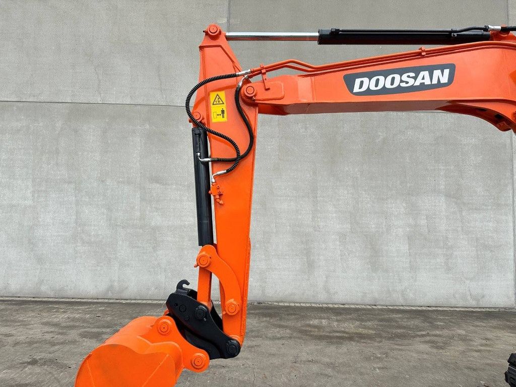 Doosan DX55-9CN Diesel-Raupenbagger 2020