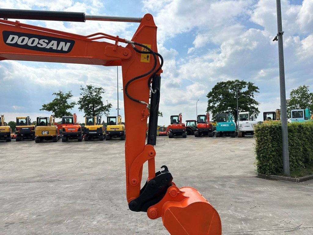 Doosan DX55-9CN Diesel-Raupenbagger 2020