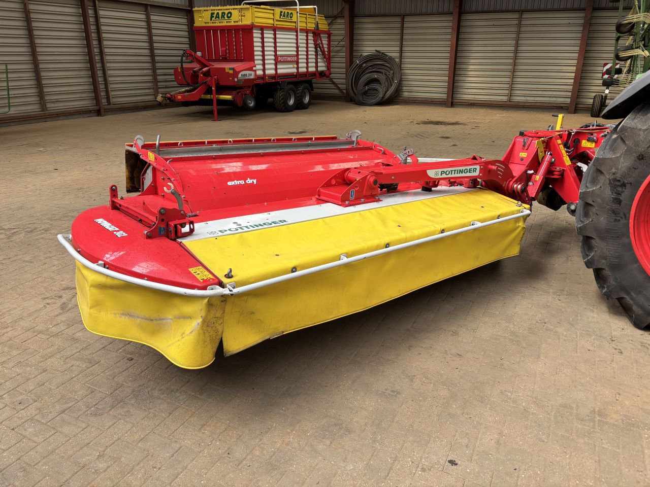 Pottinger novacat 302 maaier met kneuzer