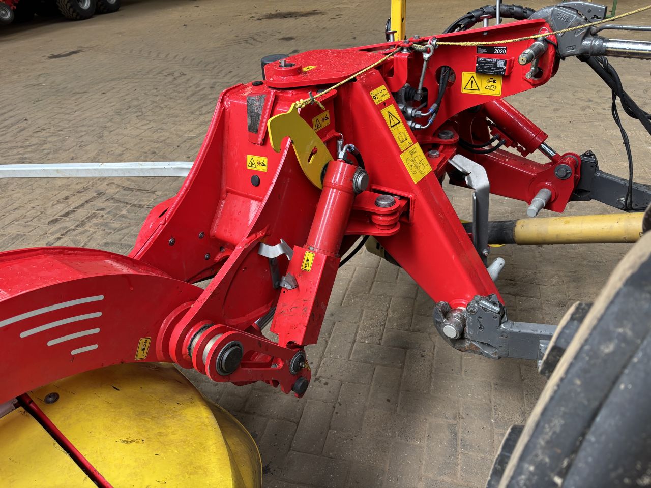 Pottinger novacat 302 maaier met kneuzer