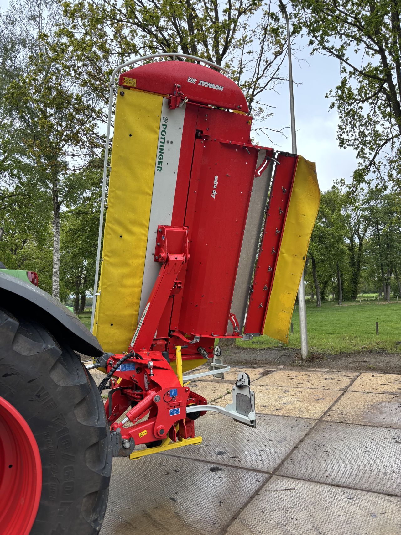 Pottinger novacat 302 maaier met kneuzer