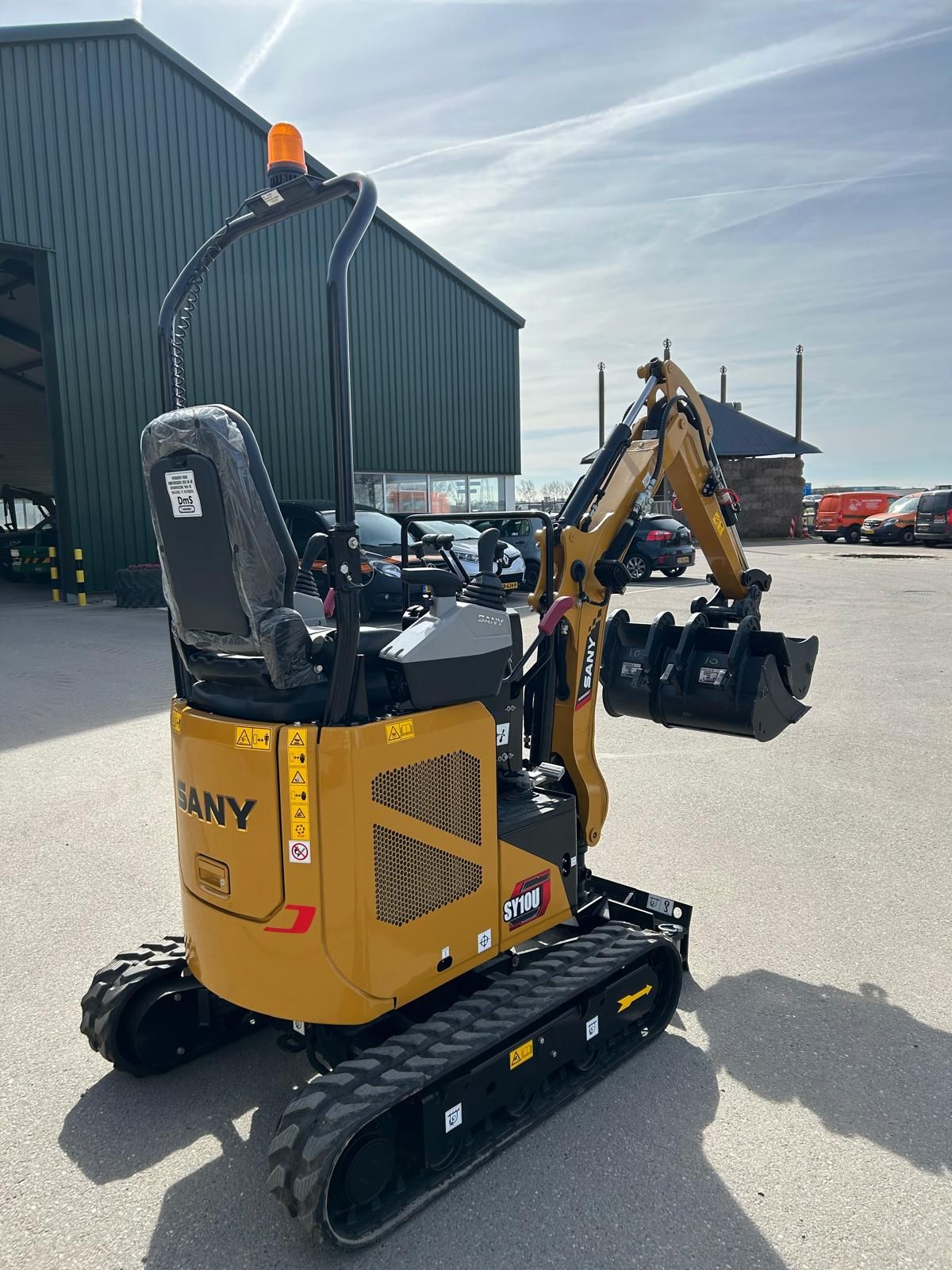 Sany SY10U graafmachine nieuw. Tijdelijk verlaagde actie prijs!