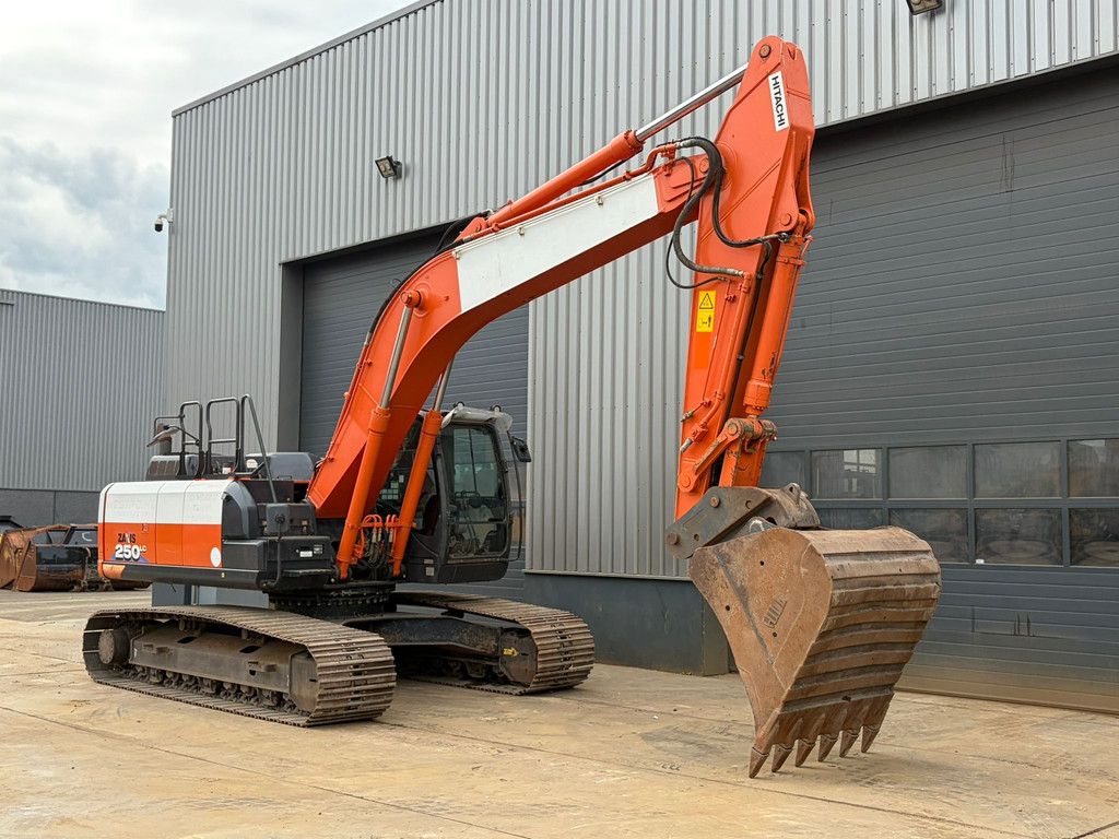 Hitachi ZX250-6