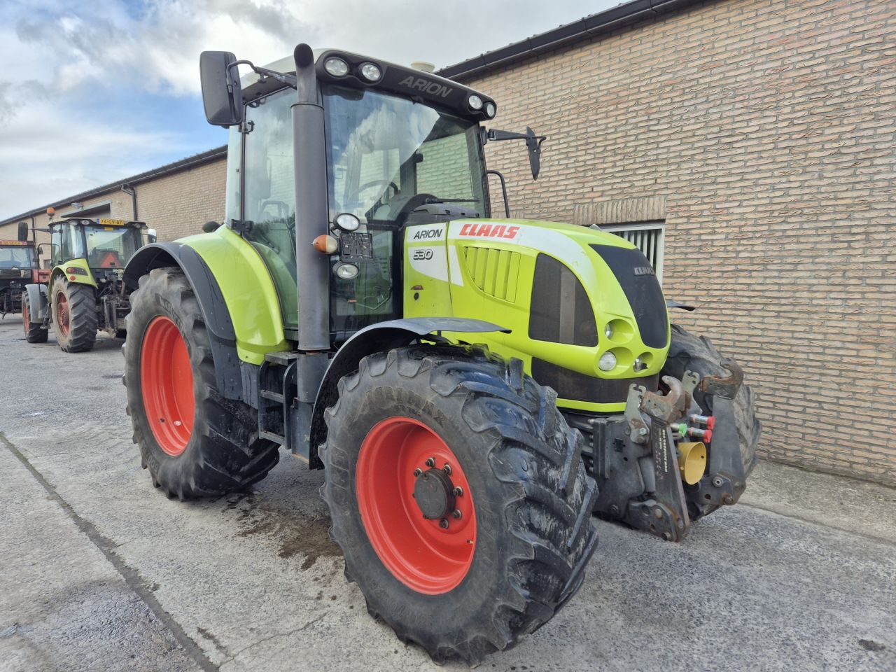 Claas Arion 530