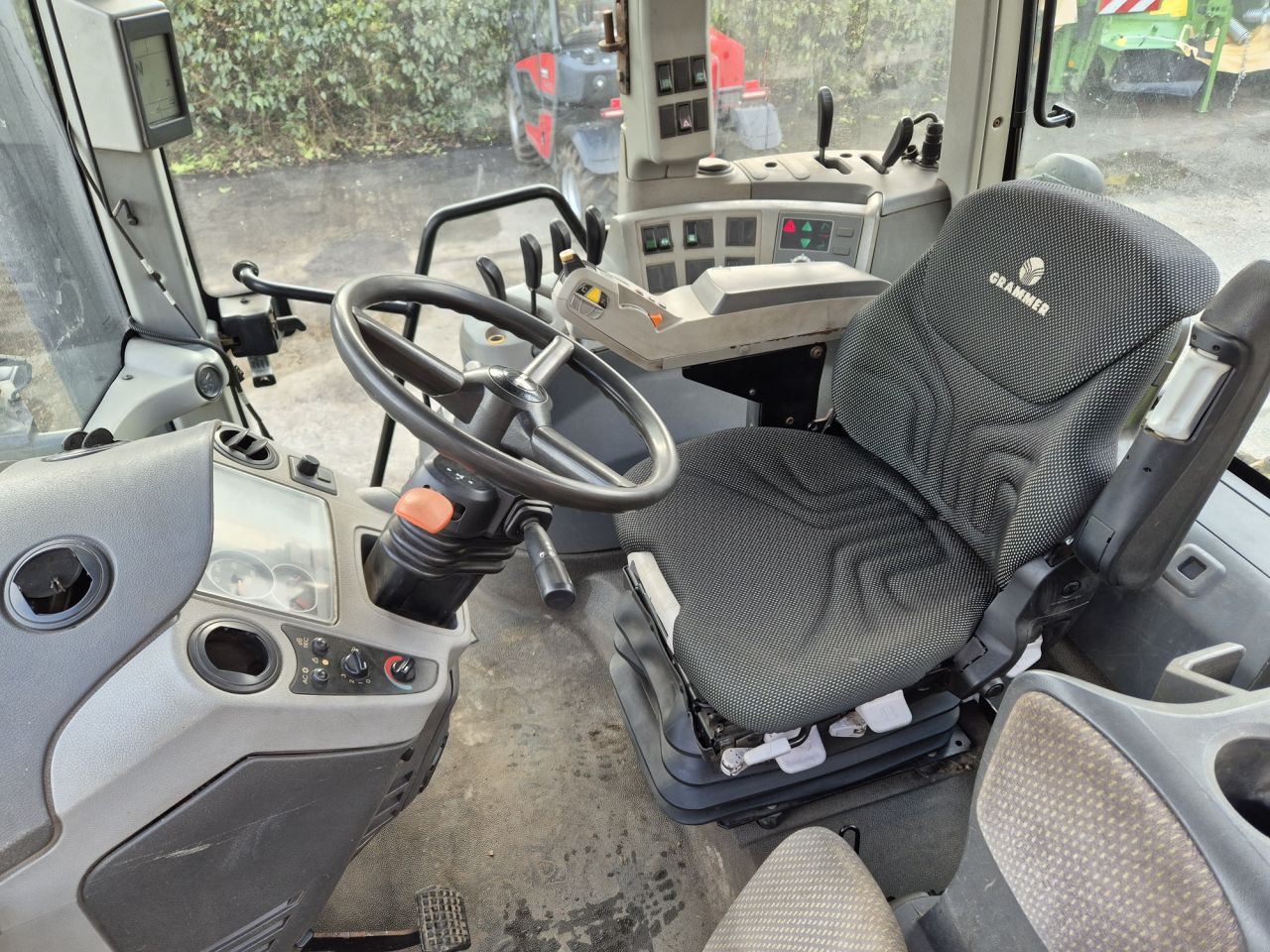 Claas Arion 530