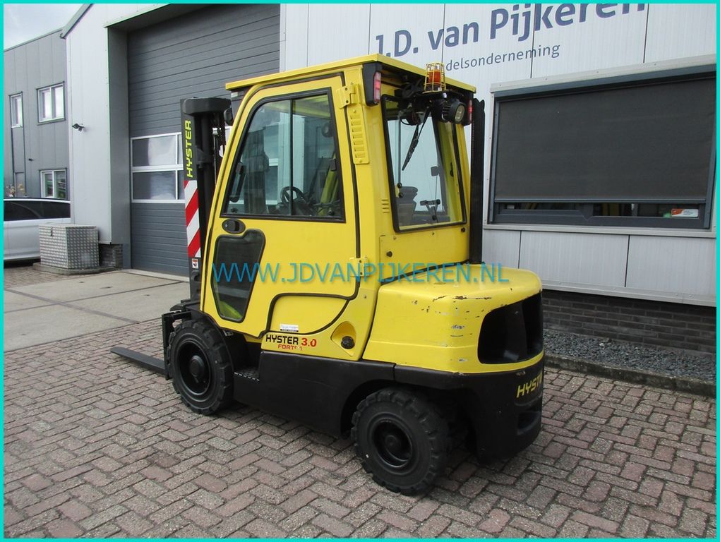 Hyster H3.0FT diesel+8758uur+sideshift+4xhydraulic+cabine