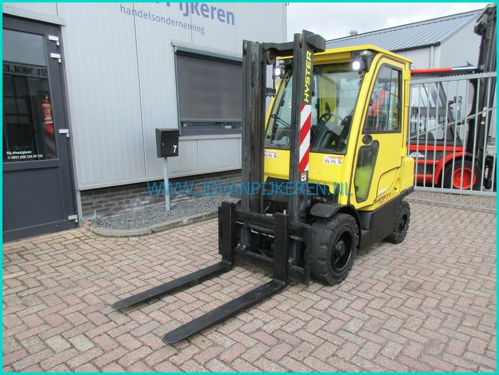 Hyster H3.0FT diesel+8758uur+sideshift+4xhydraulic+cabine
